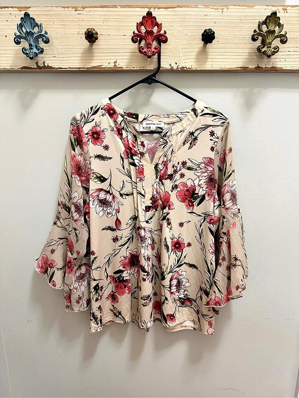 Perseption Concept Floral Blouse in Pink & Cream Size Large Like New